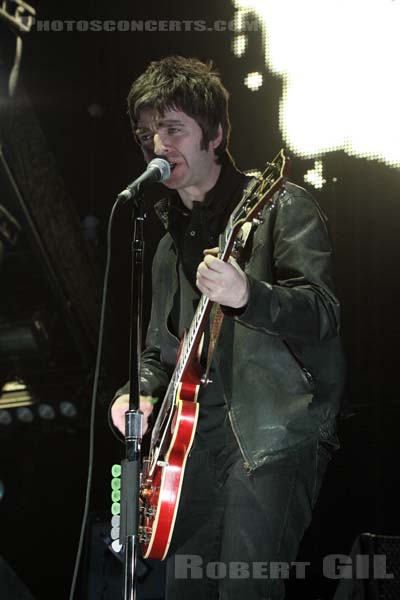 OASIS - 2009-03-03 - PARIS - Bercy - Liam Gallagher - Noel Gallagher - 